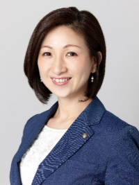 大岡百合子 氏